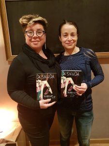 Montse y Andrea posando para el proyecto artístico del libro Desnuda.